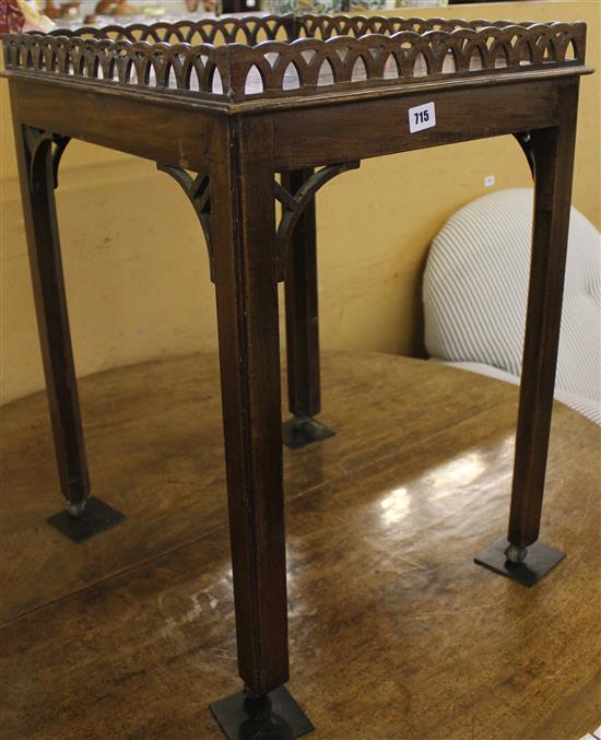 Gallery top mahogany table